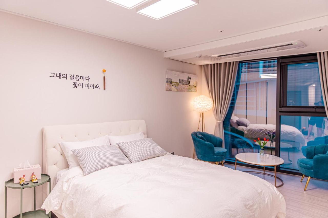 Aparthotel Lotte Castle Marina Yeosu Exterior foto
